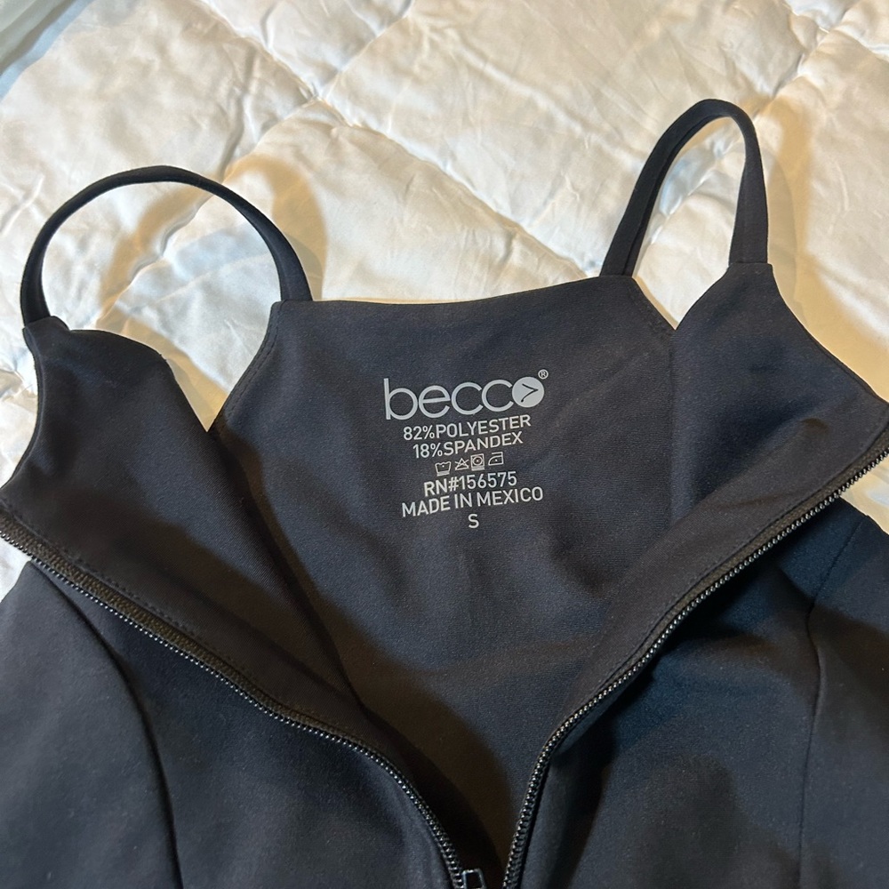 Becca Black Zip Up Sports Bra🆕 - Picture 4 of 4